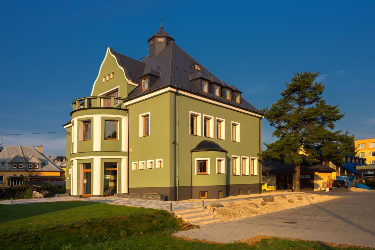 Vila Pod Lipami Apartment Bruntál Екстериор снимка